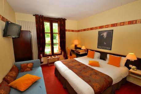 Hotel La Chaum'Yerres Chaumes-en-Brie Exterior photo